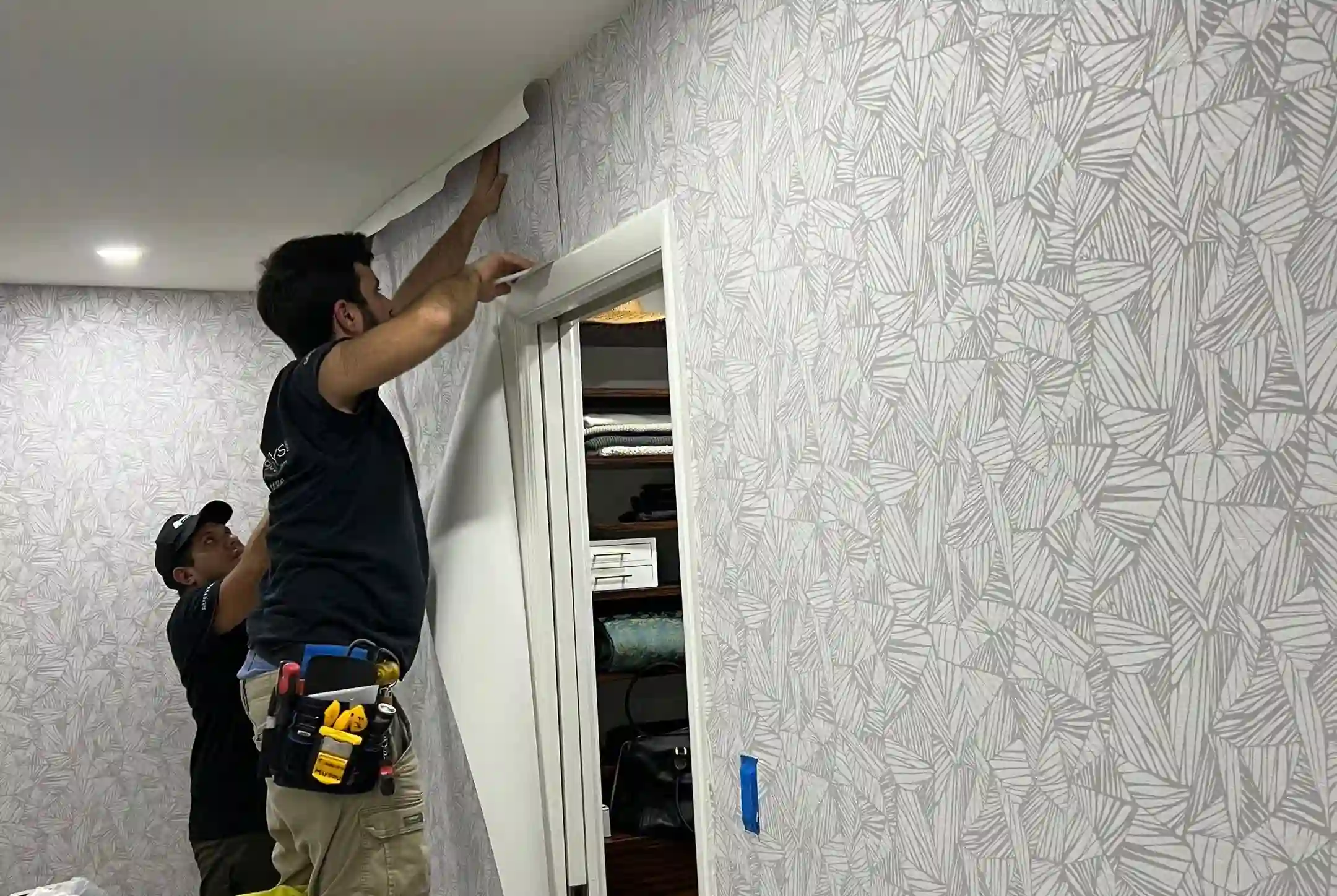 Wallpaper installation services in Helotes, TX
